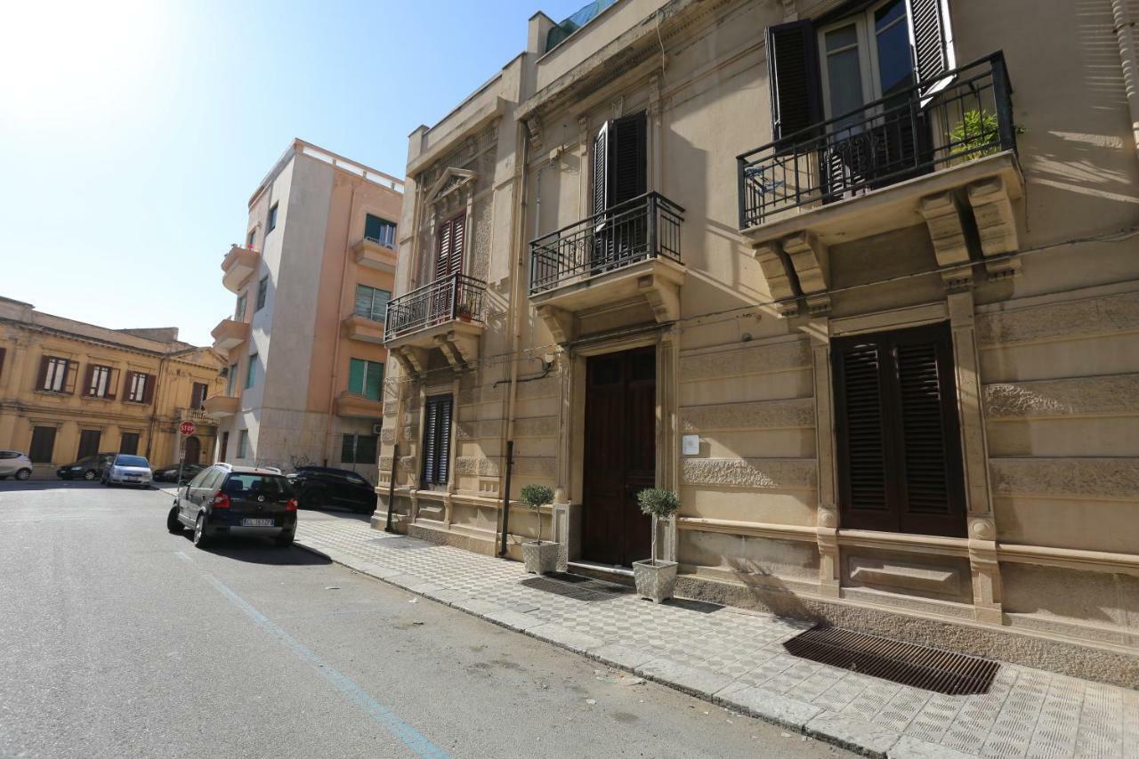 Re Ruggero Rooms Reggio di Calabria Bagian luar foto