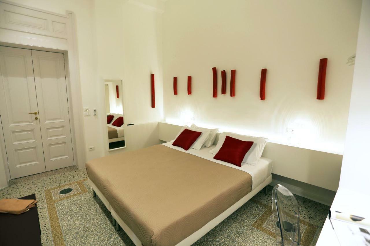 Re Ruggero Rooms Reggio di Calabria Bagian luar foto