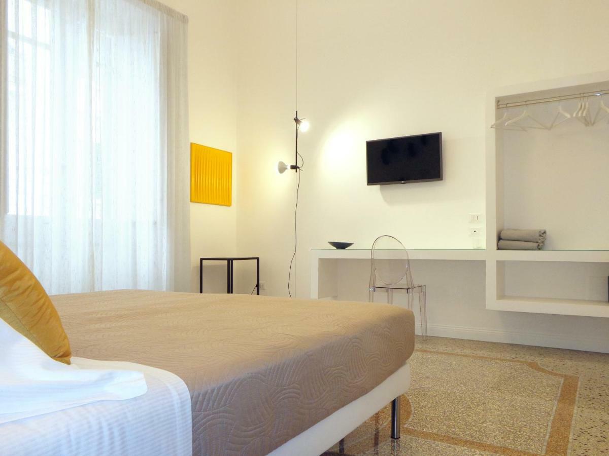 Re Ruggero Rooms Reggio di Calabria Bagian luar foto