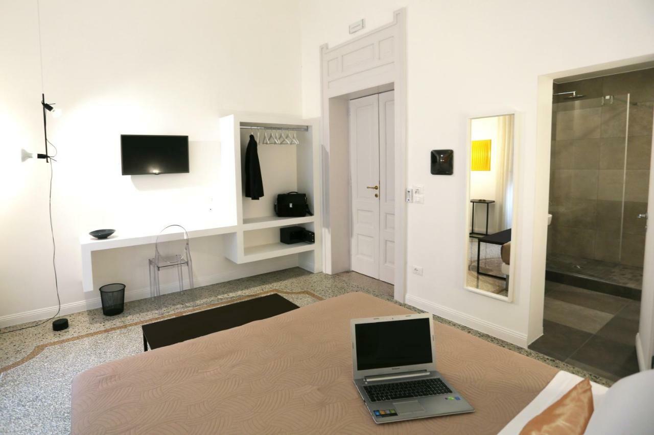 Re Ruggero Rooms Reggio di Calabria Bagian luar foto
